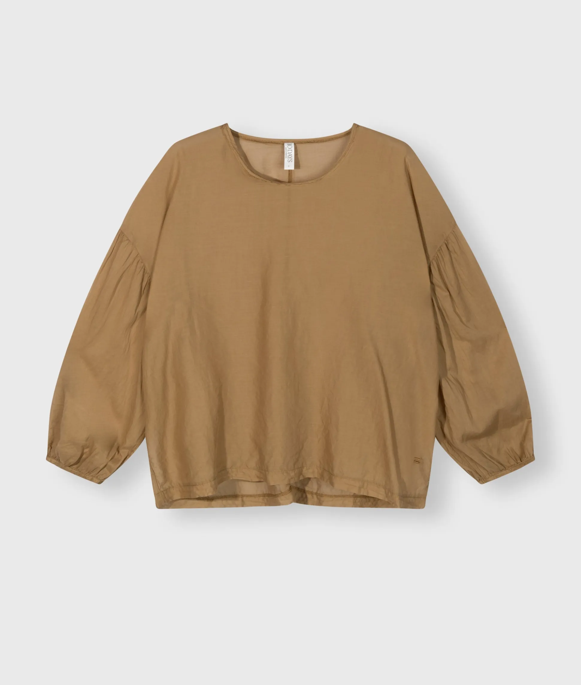 balloon sleeve blouse