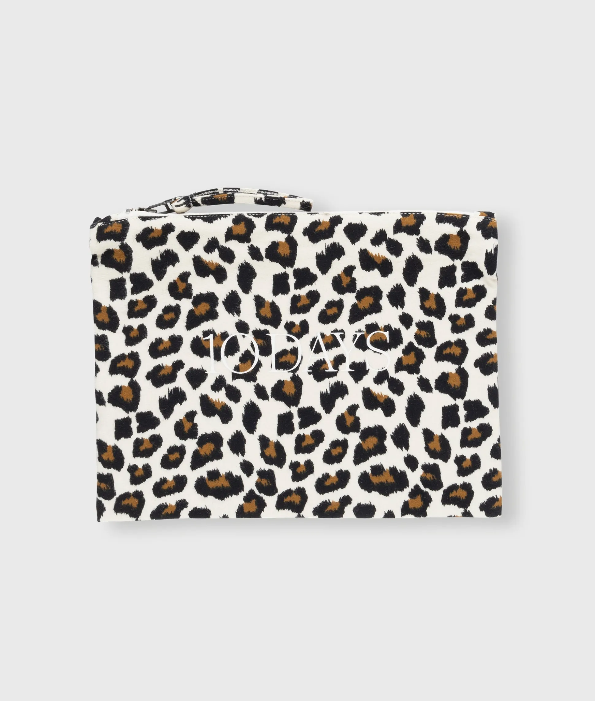 pouch fleece leopard