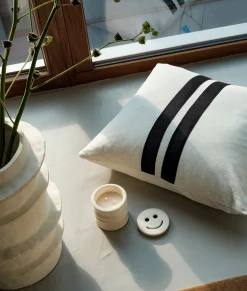 THE PILLOW COVER