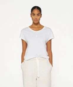 THE V-NECK TEE