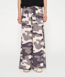 wide pants camo